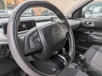 Usado Citroën C4 Shine 82 HP (60 kW) 2017 Cinzento SUV