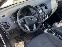 Usado Kia Rio 97 HP (71 kW) 2012 Cinzento Citadino