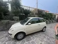 Usata Lancia Ypsilon 75 CV (55 kW) 2004 Beige Utilitaria