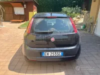 Usata Fiat Grande Punto 75 CV (55 kW) 2011 Bluazzurro Utilitaria