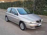 Usata Lancia Ypsilon 60 CV (44 kW) 2001 Grigio Utilitaria