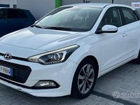 Usata Hyundai i20 Style 75 CV (55 kW) 2015 Bianco Berlina