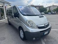 Usata Opel Vivaro 120 CV (88 kW) 2007 Argento Monovolume