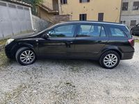 Usata Opel Astra 90 CV (66 kW) 2006 Nero Station wagon