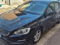 Usata Volvo V60 R-Design Momentum 114 CV (83 kW) 2015 Nero Station wagon