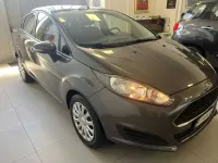 Usata Ford Fiesta 75 CV (55 kW) 2017 Grigio metallizzato Utilitaria