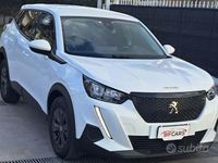 Usata Peugeot 2008 Active 100 CV (73 kW) 2021 Bianco SUV