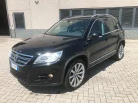Usata VW Tiguan R-line 140 CV (102 kW) 2010 Nero SUV