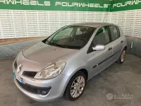 Usata Renault Clio II 98 CV (72 kW) 2006 Grigio Berlina