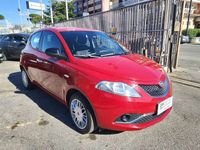 Usata Lancia Ypsilon Silver 69 CV (50 kW) 2017 Rosso pastello Utilitaria