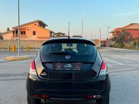 Usata Lancia Ypsilon 69 CV (50 kW) 2016 Nero Utilitaria