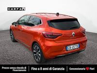 Usata Renault Clio V Techno 145 CV (106 kW) 2023 Arancione Utilitaria