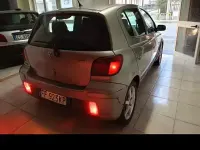 Usata Toyota Yaris 105 CV (77 kW) 2003 Grigio Berlina