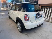 Begagnad Mini ONE 75 HK (55 kW) 2012 Vit Halvkombi
