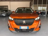 Usata Peugeot 2008 Allure 102 CV (75 kW) 2020 Arancione SUV
