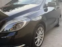 Usata Mercedes B180 122 CV (89 kW) 2013 Nero Utilitaria
