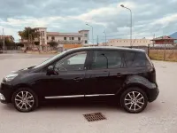 Usata Renault Scénic III 110 CV (80 kW) 2012 Nero Monovolume