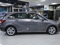 Usata Mercedes B200 136 CV (100 kW) 2017 Grigio Monovolume