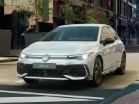 Nuova VW Golf VIII R-line Plus 150 CV (110 kW) 2026 Dolomite silver metallizzato Berlina
