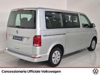 Usata VW Caravelle Comfortline 150 CV (110 kW) 2023 Argento riflesso met Monovolume