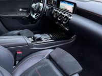 Usata Mercedes A180 Premium 116 CV (85 kW) 2020 Blu Berlina