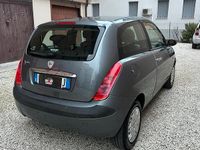 Usata Lancia Ypsilon 70 CV (51 kW) 2006 Grigio Utilitaria