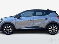 Usata Renault Captur Techno 145 CV (106 kW) 2023 Grigio scuro SUV