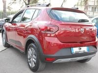 Usata Dacia Sandero Comfort Plus 101 CV (74 kW) 2021 Rosso Berlina