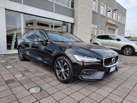 Usata Volvo V60 Momentum 197 CV (144 kW) 2021 Nero Station wagon