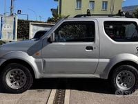 Usata Suzuki Jimny 86 CV (63 kW) 2012 Grigio SUV