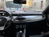 Usata Alfa Romeo Giulietta 105 CV (77 kW) 2011 Grigio Utilitaria