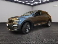 Usata VW T-Roc 150 CV (110 kW) 2018 Grigio SUV