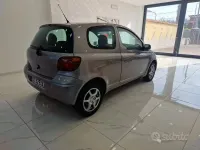Usata Toyota Yaris Sol 65 CV (47 kW) 2003 Grigio Utilitaria