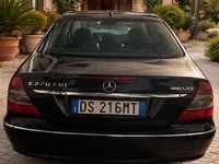 Usata Mercedes E220 Avantgarde 170 CV (125 kW) 2009 Nero Berlina