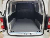 Usata Fiat Doblò 102 CV (75 kW) 2024 Bianco Monovolume