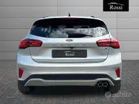 Usata Ford Focus Active 125 CV (91 kW) 2024 Grigio chiaro metallizzato Berlina
