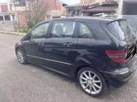 Käytetty Mercedes B180 109 HP (80 kW) 2009 Tila-auto