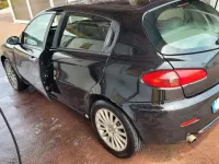 Usata Alfa Romeo 147 Distinctive 120 CV (88 kW) 2007 Nero Utilitaria