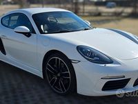 Usata Porsche 718 Cayman 300 CV (220 kW) 2018 Bianco Coupé