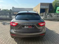 Usata Maserati Levante 250 CV (183 kW) 2016 Grigio SUV