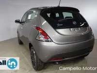 Usata Lancia Ypsilon Silver 69 CV (50 kW) 2023 Grigio pietra Utilitaria
