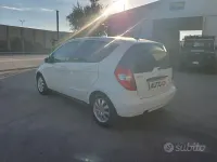 Usata Mercedes A160 109 CV (80 kW) 2011 Bianco Utilitaria