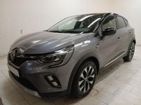 Usado Renault Captur Techno 140 CV (102 kW) 2022 Gris SUV