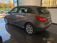 Usata Mercedes B180 Exclusive 109 CV (80 kW) 2015 Grigio Utilitaria