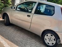 Usata Fiat Punto 54 CV (39 kW) 2004 Grigio Utilitaria