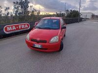Usata Toyota Yaris 68 CV (50 kW) 1999 Rosso Berlina