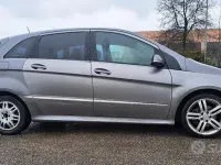 Usata Mercedes B200 140 CV (102 kW) 2008 Grigio Monovolume