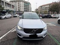 Usata Volvo XC40 Momentum 179 CV (131 kW) 2021 Argento SUV