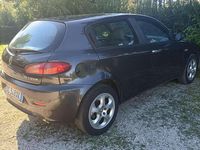 Usata Alfa Romeo 147 120 CV (88 kW) 2006 Nero Utilitaria