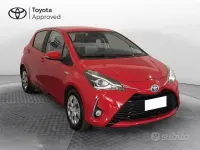 Usata Toyota Yaris Hybrid Active 101 CV (74 kW) 2019 Rosso met Berlina